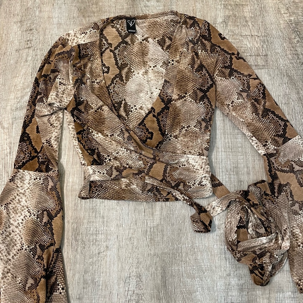 Windsor Snakeskin Wrap/Tie Around Waist Crop Shirt Size S